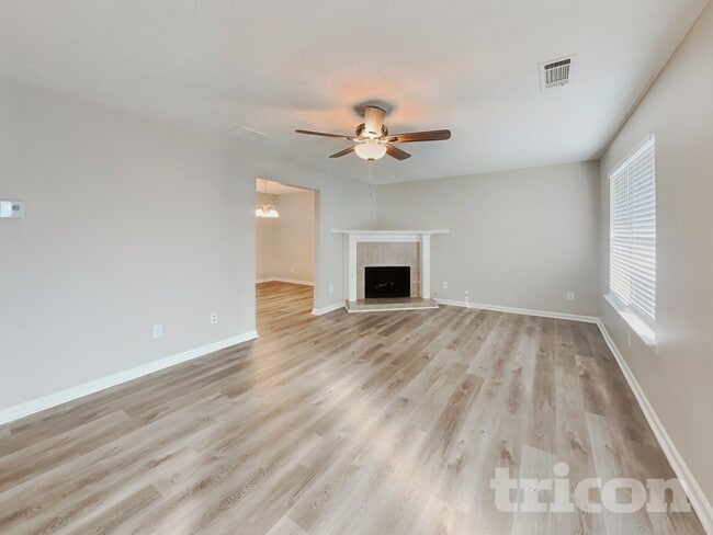 Photo - 501 Walton Dr