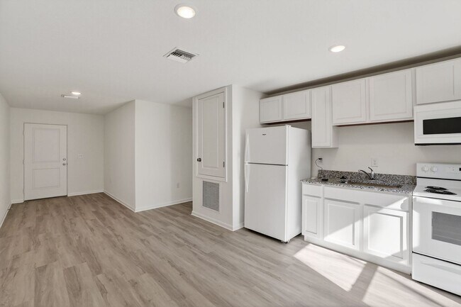 Photo - 1115 F Avenue Unit B