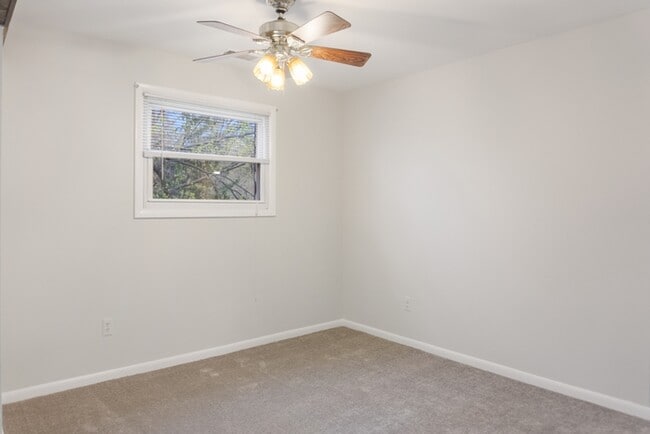 Photo - 5 Warren Lodge Ct