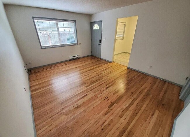 Photo - 1162-1167 NE 72nd Ave.