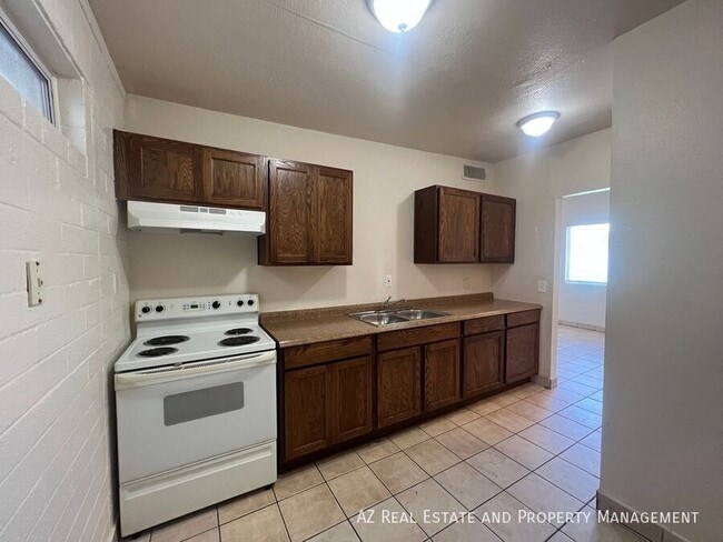 Photo - 1229 W Pierce St Unit 2