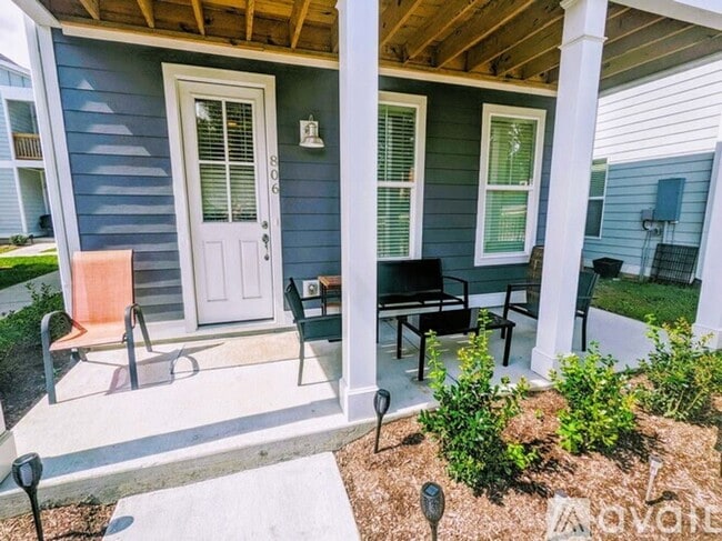 806 Briar Cir