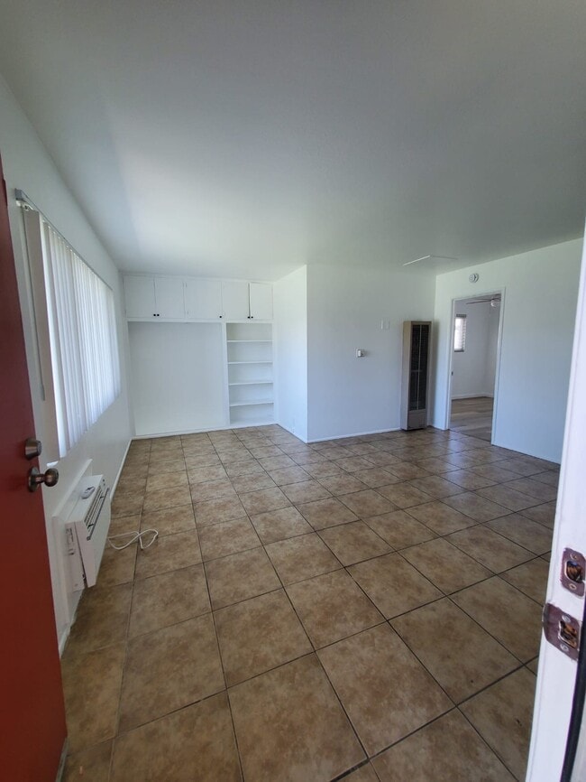 Building Photo - 413 W Ramona Dr Rental