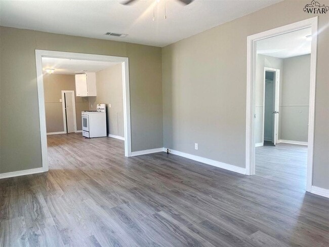 Photo - 2505 Carrigan Ave