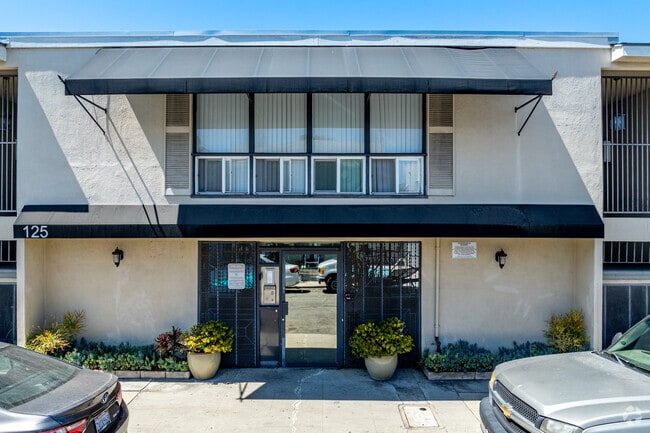 125 Ximeno Avenue