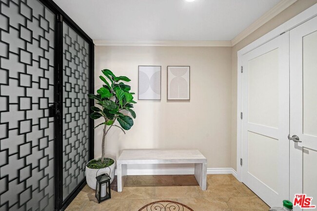 Photo - 440 N Oakhurst Dr Unidad 101