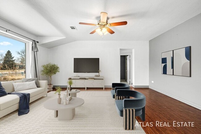 Photo - 2020 Oneida St