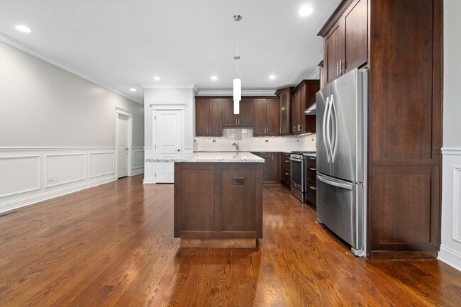 Photo - 1322 W Grand Ave Unit 2