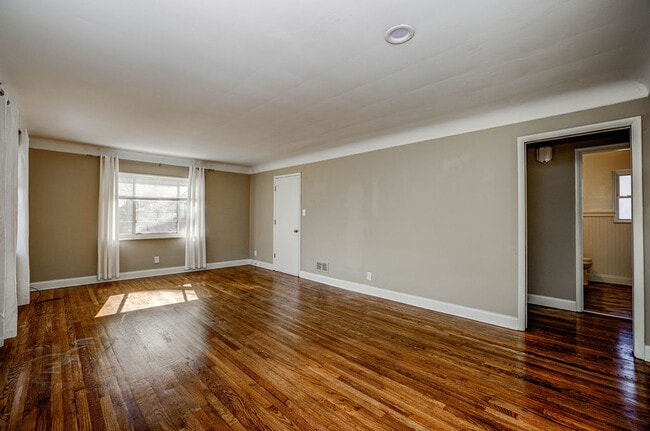 Photo - 4146 South Ave Unidad 2