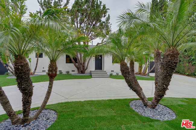 Building Photo - 3915 Coldwater Canyon Ave Rental