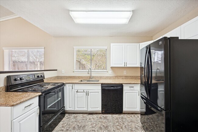 Photo - 17138 Barcelona Dr