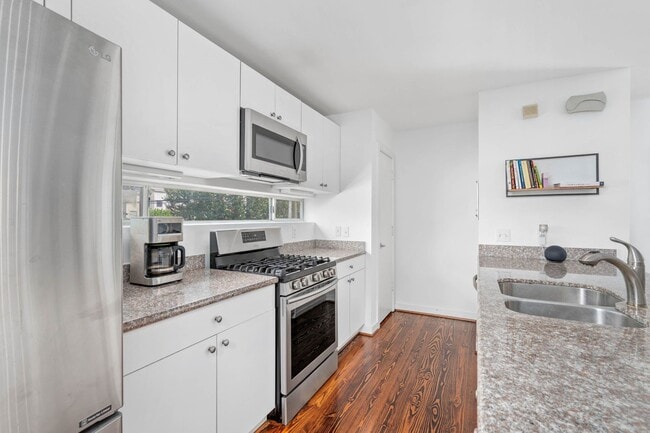 Photo - 906 Andrews St
