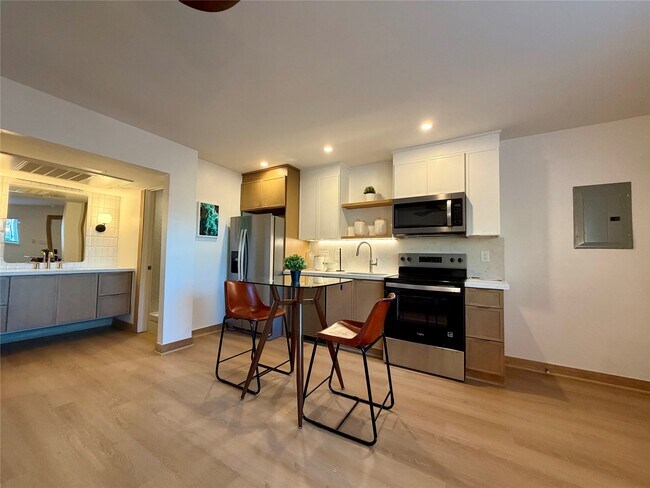 Photo - 1901 Richmond Ave. Unidad 37