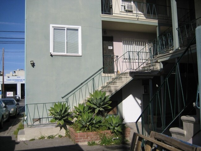 Photo - 3667 Overland Ave