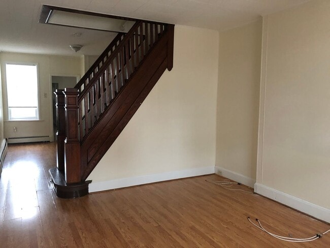Photo - Great Home! Wood Flooring! Updated Kitchen! Wood Cabinets! Granite Counters! Great Living Space! ...