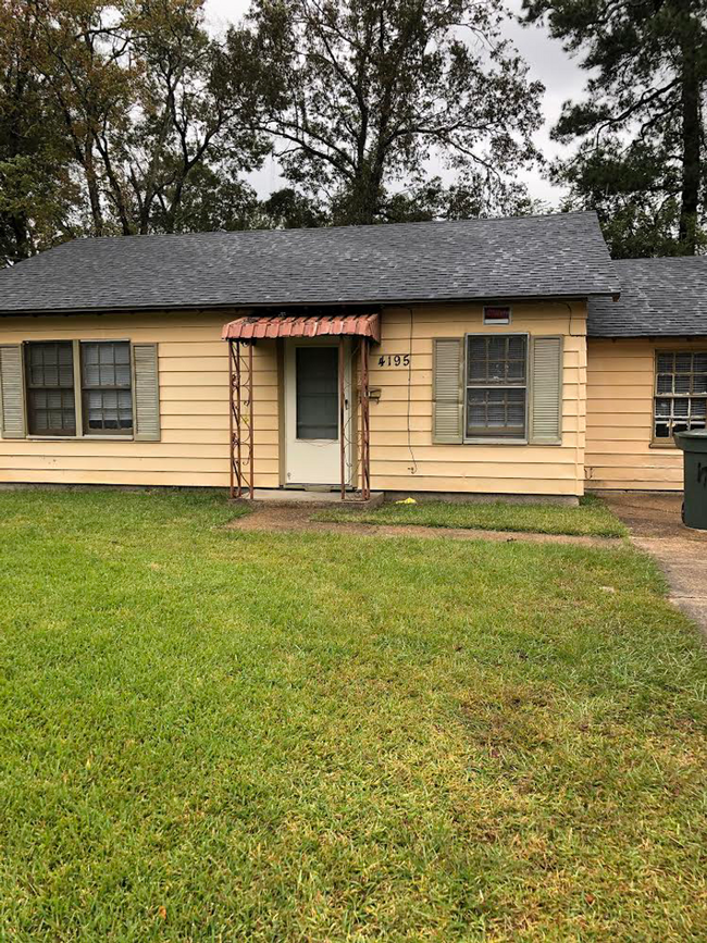 3 Bed / 1 Bath Single Family Home in Beaum... - 3 Bed / 1 Bath Single Family Home in Beaum...