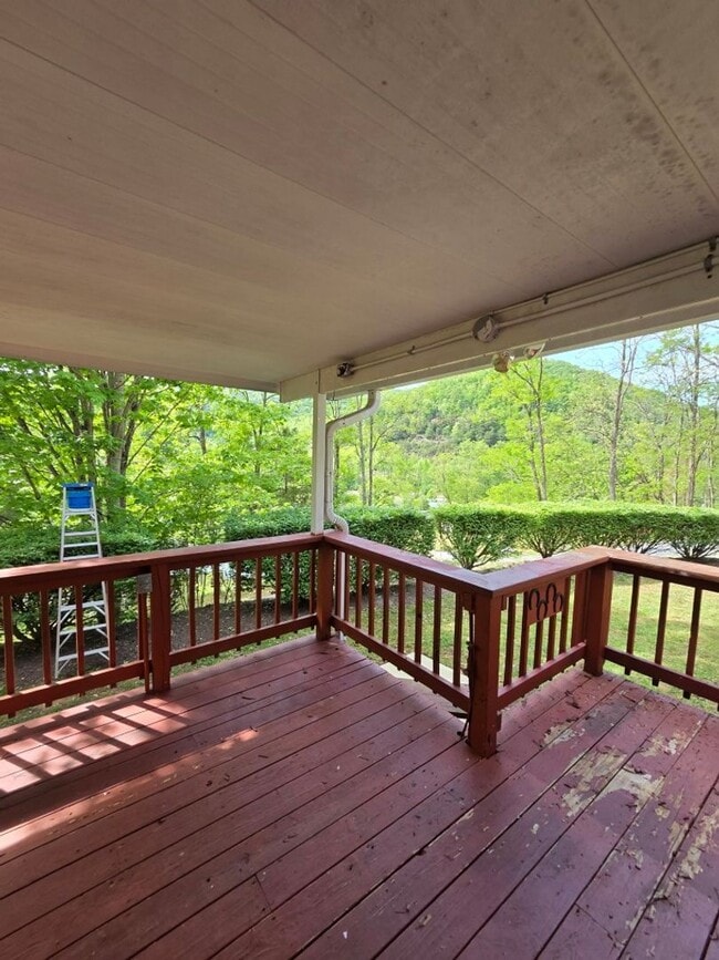 Photo - $1,800 - 3 Bedroom 3 Bathroom Unfurnished Home in Tatham Mountain Park