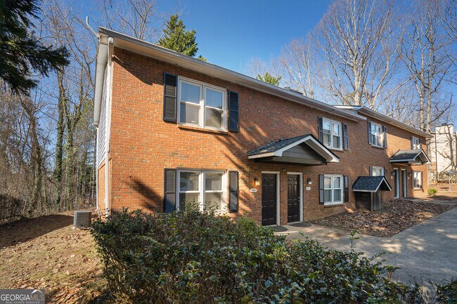 Photo - 3027 Spruce Cir