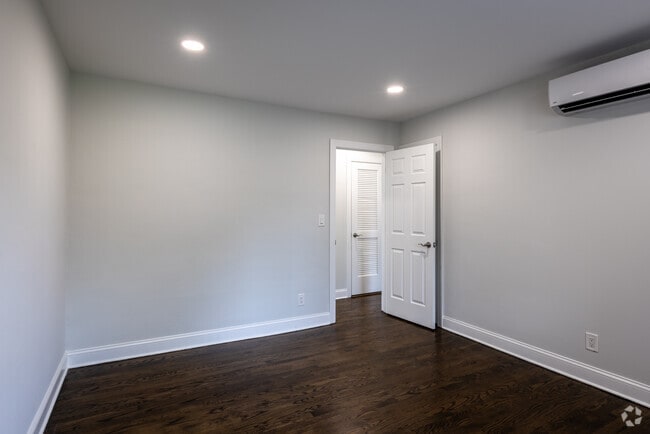 1BR, 1BA +Dining Room - 650SF