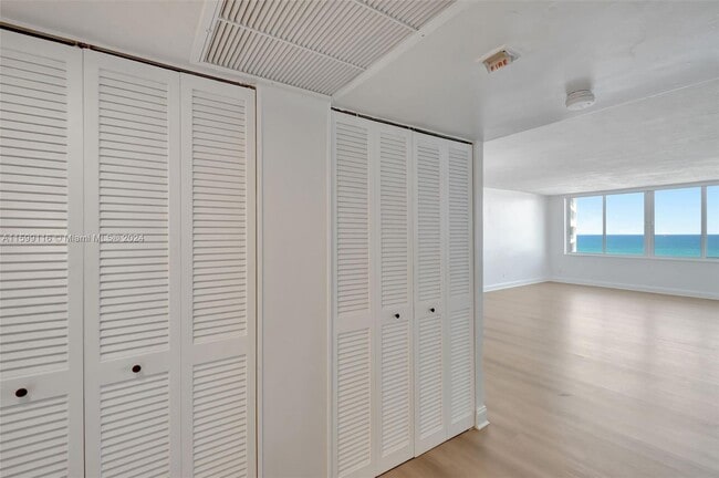 Photo - 5401 Collins Ave