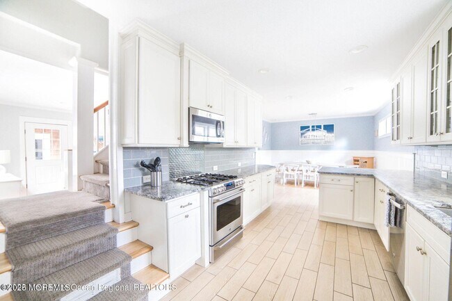 Photo - 413 Main Ave