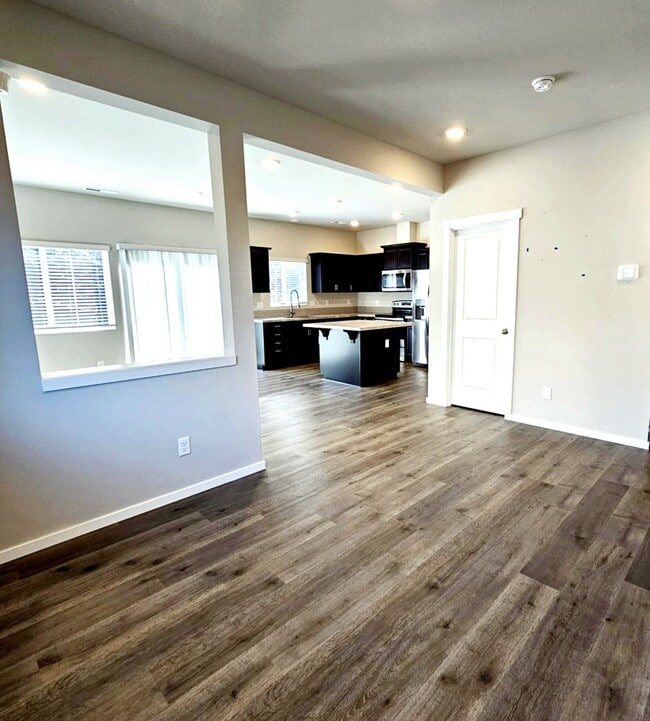 Photo - Immaculate and spacious 3 bed townhouse in convenient CK location
