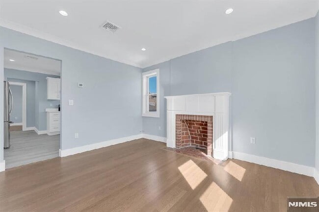 Photo - Renovated Modern 2 Bedroom -  No Fee Unit 2