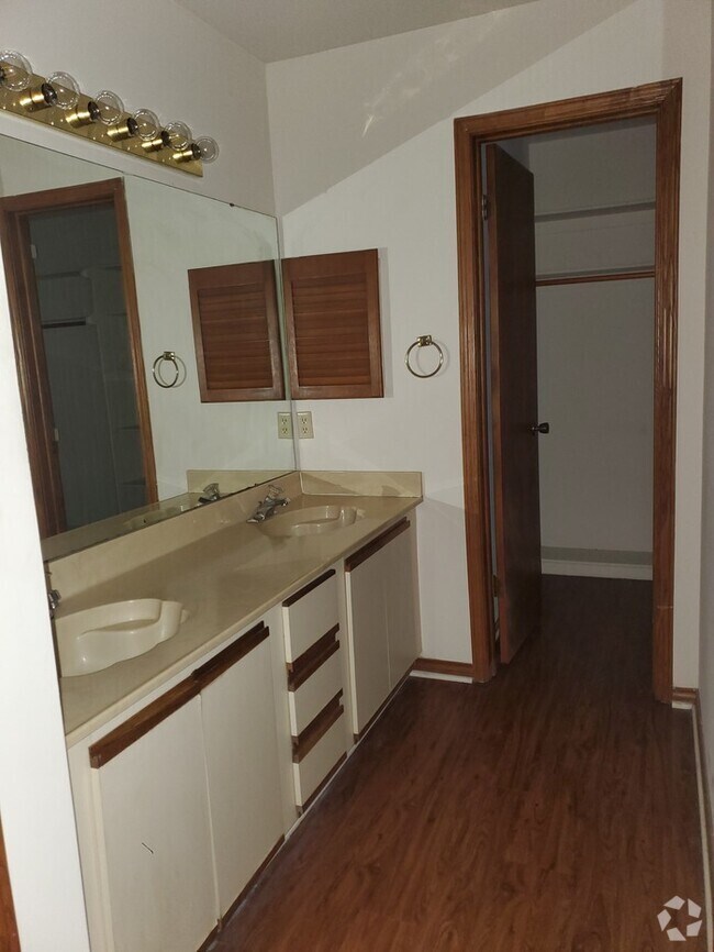 Building Photo - 5403 Palm Valley Dr N Rental