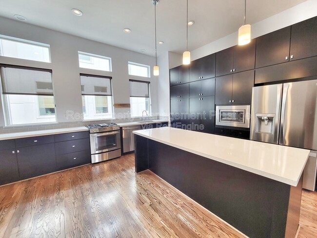 Photo - 1324 Delano St