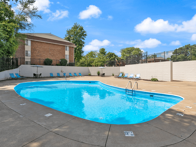 Our Private Swimming Pool - Hunters Ridge Toledo Rental