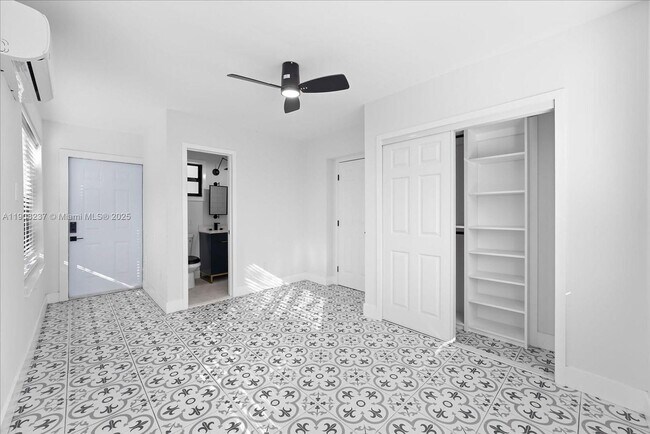 Photo - 1240 NE 138th St