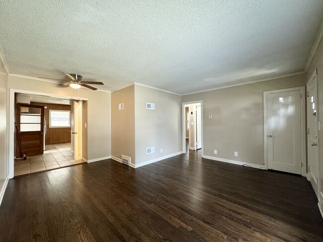 Photo - 1401 E 23rd Ave