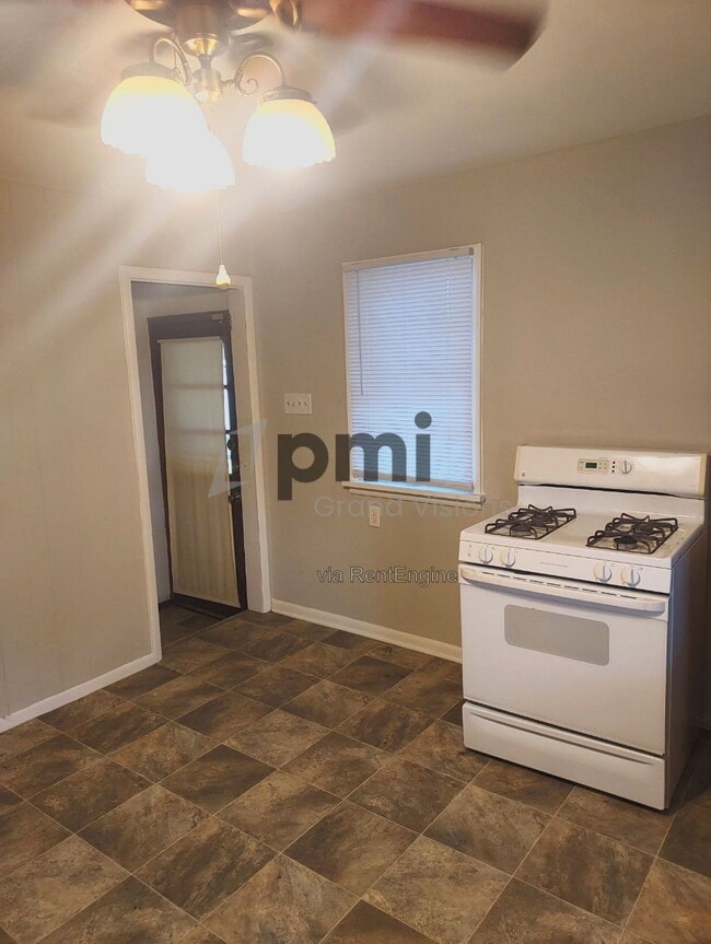 Photo - 2060 N Water St