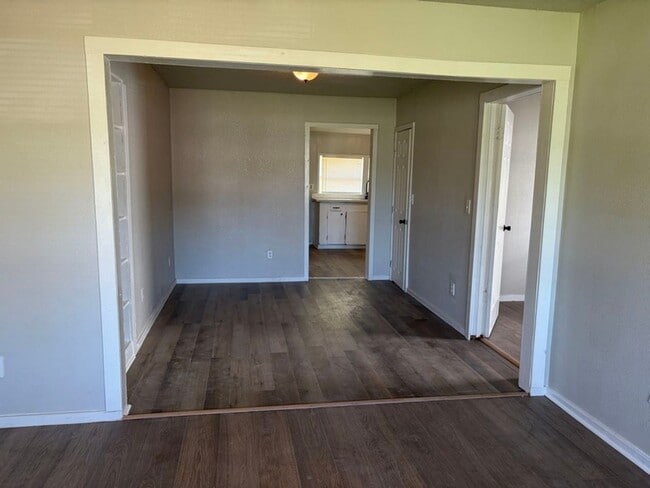 Photo - 2005 Glasshouse St