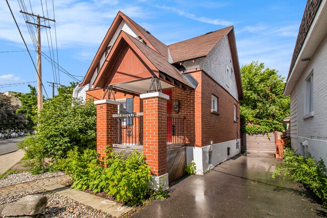 Photo - 68 Vaughan St