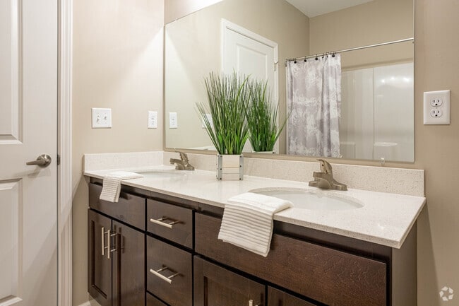 2BR, 2BA - 1,243 SF - Bathroom