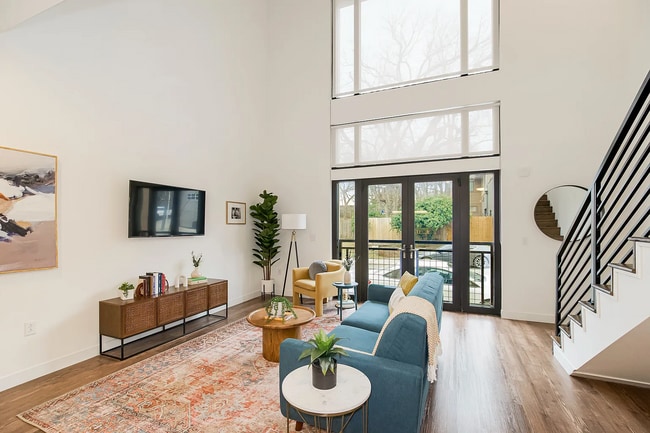 Photo - 901 W 17 St Unidad 212H