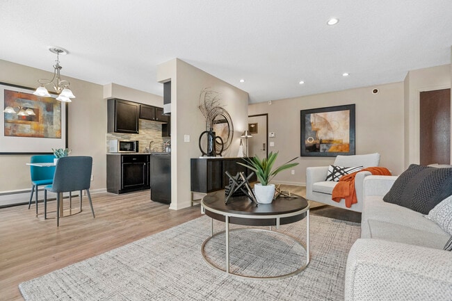 Building Photo - Golden Living Rental
