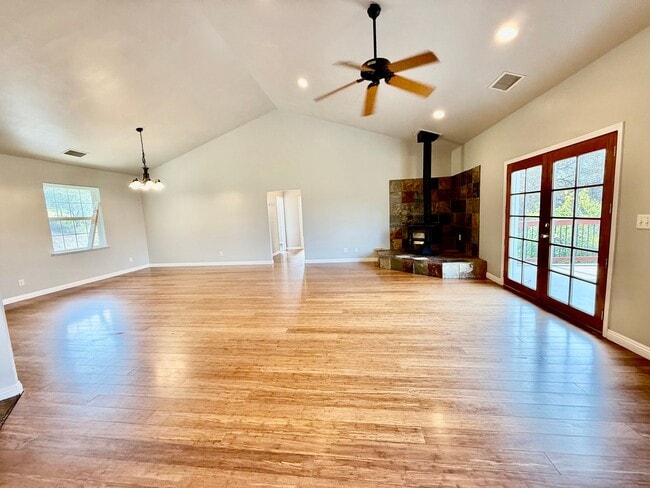 Photo - Unique Horse property with 2 units