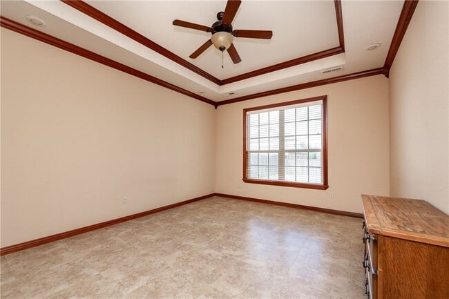Photo - 3902 SW Banbury Dr