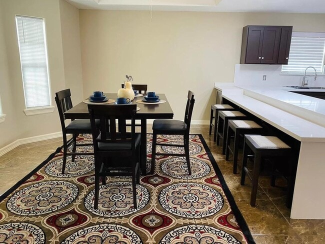 Photo - 183 Kleberg Ave