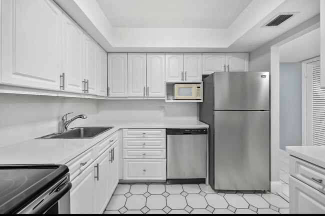 Photo - 6100 S Falls Cir Dr Unit 204