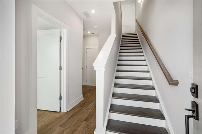 Photo - 1293 Longreen Ter NW Unit 4