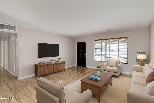 Photo - 1308 W 6th St