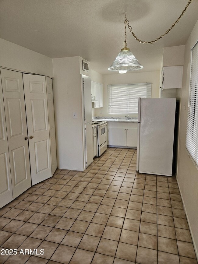 Photo - 1223 E Baker Dr