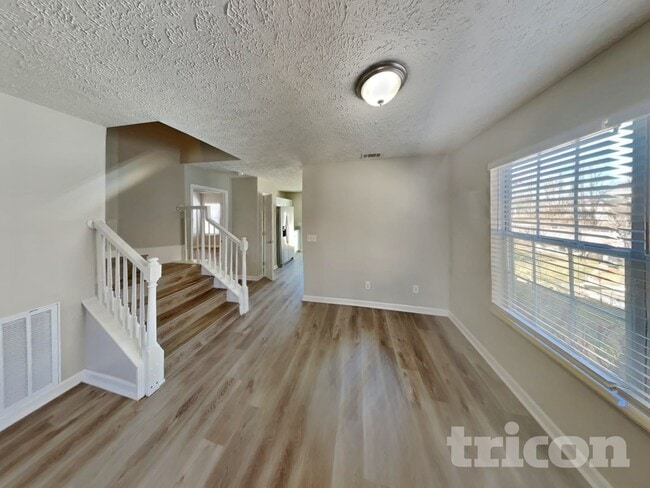 Photo - 2773 Riverbend Dr