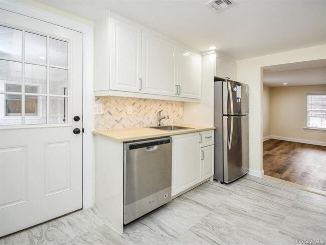 Photo - 1667 Northern Blvd Unidad A
