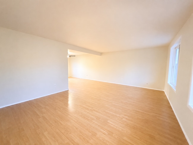 Photo - 275 Hillshire Dr