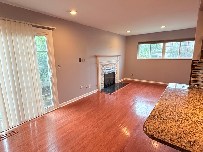 Photo - 272 Le Parc Cir