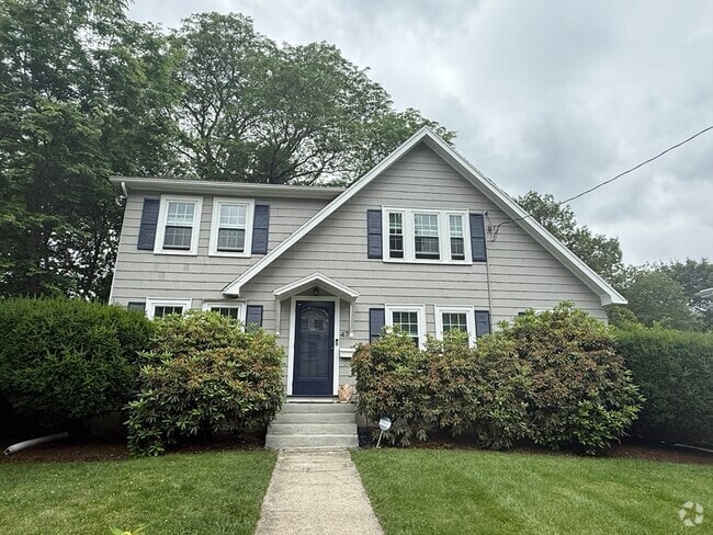 Building Photo - 47 Maplewood Ave Rental
